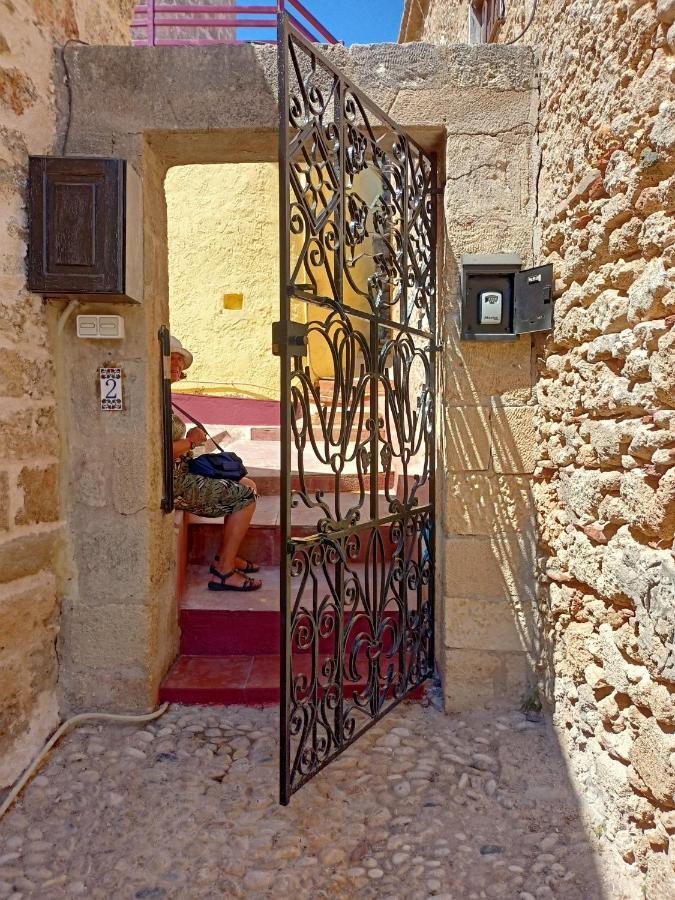 A Medieval Windmill Tower With Magnificent View Rhodes City Extérieur photo